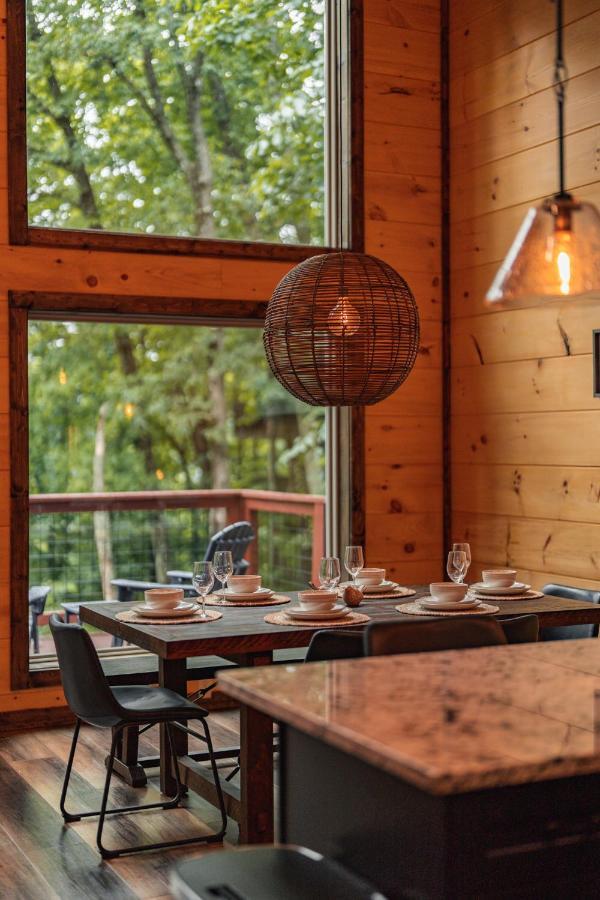 New Cozy Mountain Cabin Hot Tub Near Downtown 蓋特林堡 外观 照片