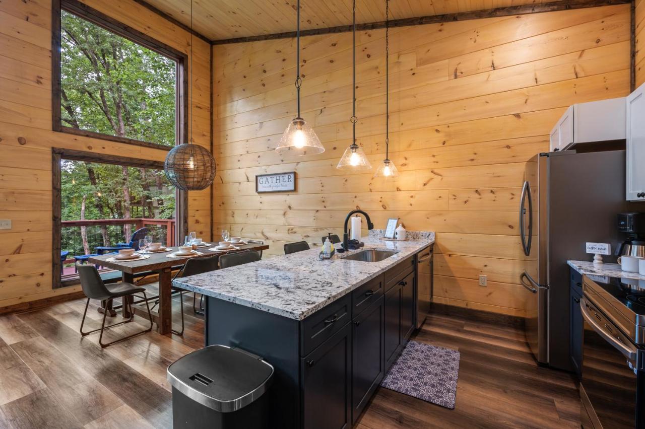 New Cozy Mountain Cabin Hot Tub Near Downtown 蓋特林堡 外观 照片