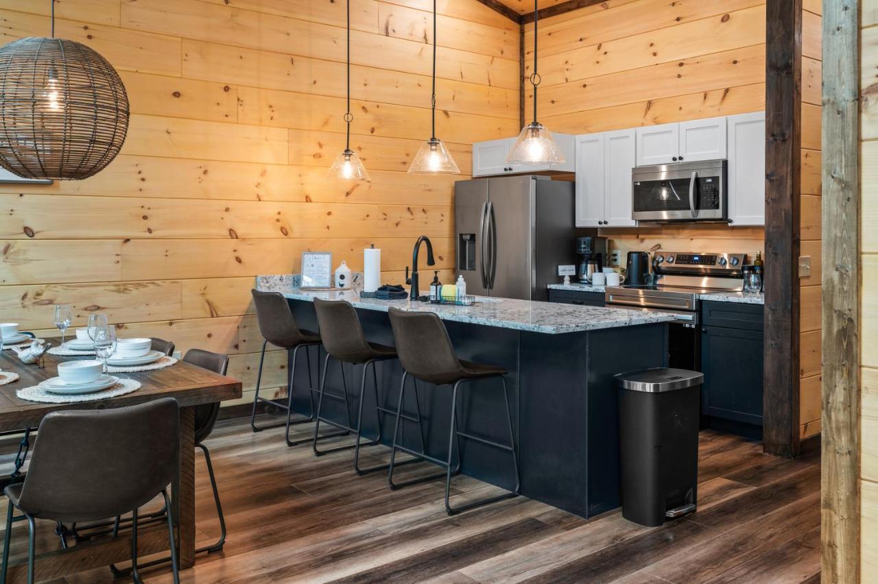 New Cozy Mountain Cabin Hot Tub Near Downtown 蓋特林堡 外观 照片