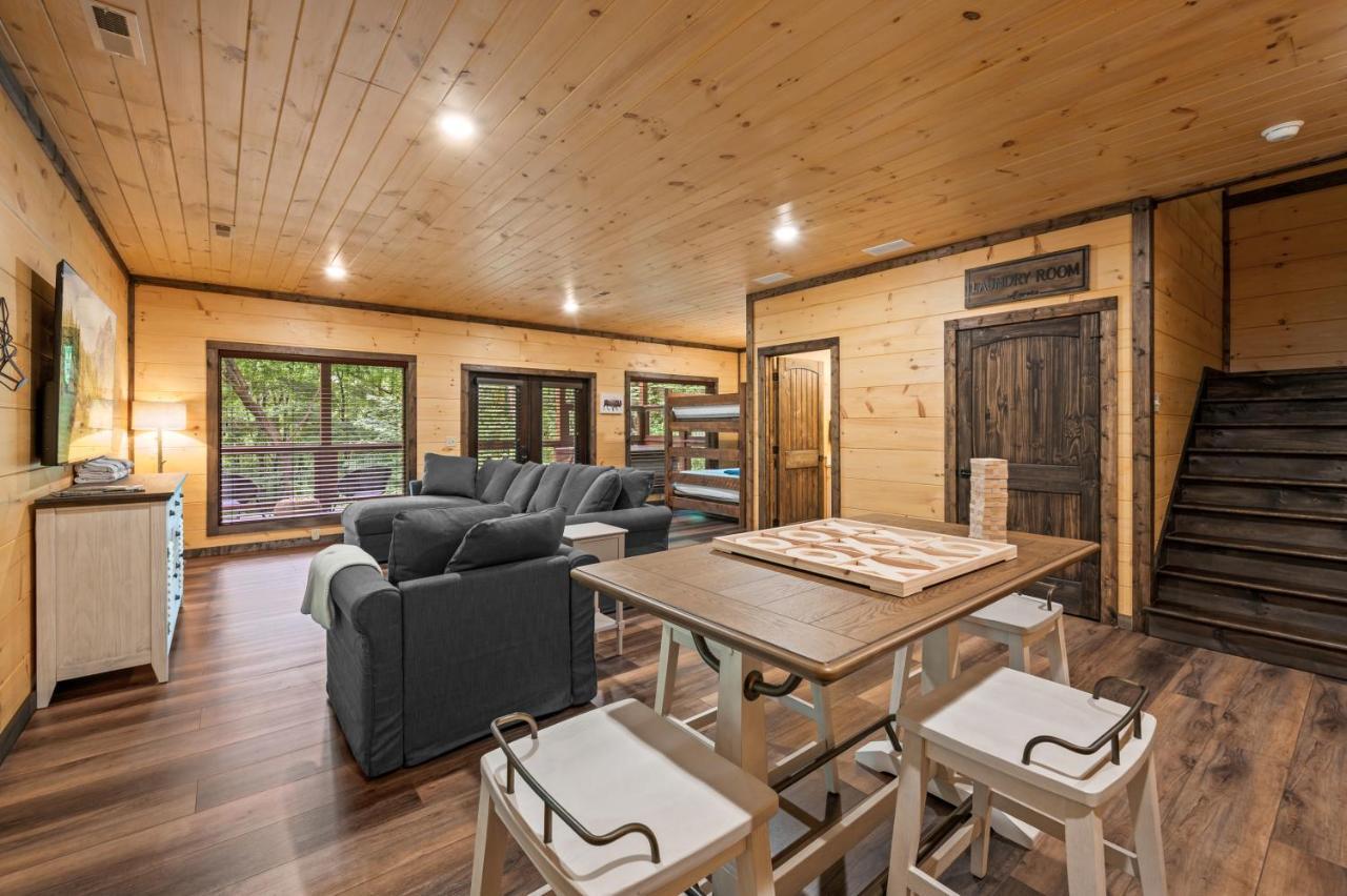 New Cozy Mountain Cabin Hot Tub Near Downtown 蓋特林堡 外观 照片