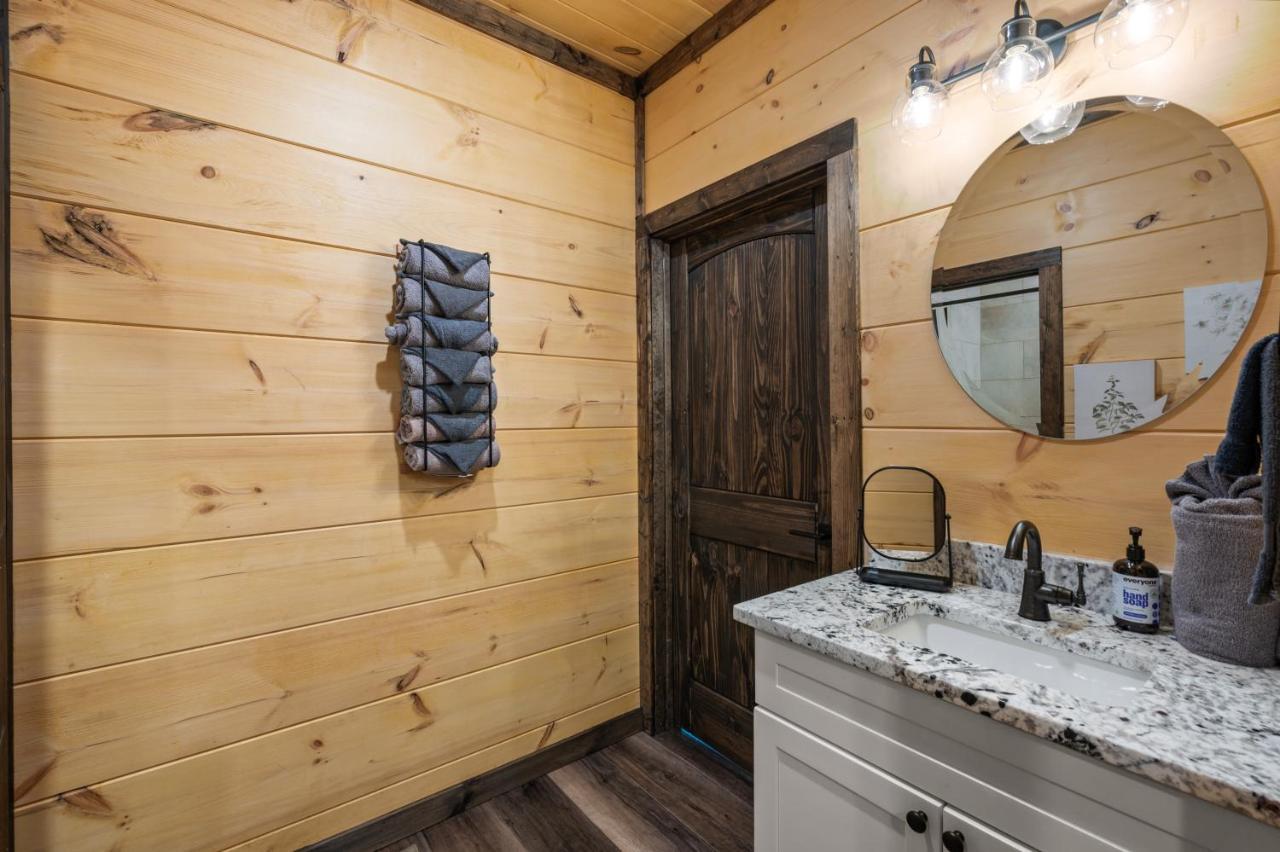 New Cozy Mountain Cabin Hot Tub Near Downtown 蓋特林堡 外观 照片