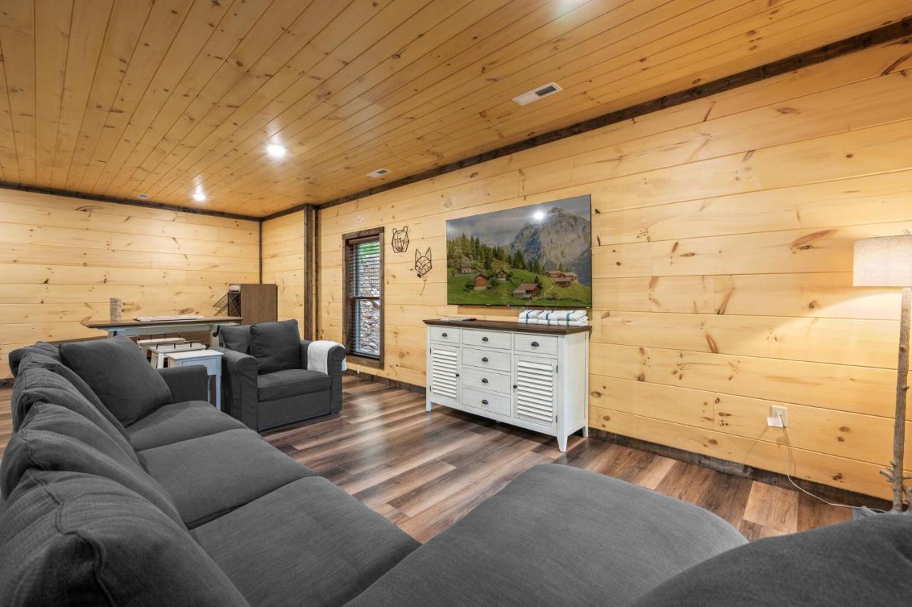 New Cozy Mountain Cabin Hot Tub Near Downtown 蓋特林堡 外观 照片